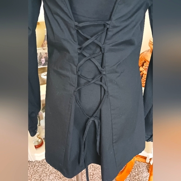 INC International Concepts Coreseted Back and Ruffles on Sleeves EUC  L BLK - Picture 4 of 9